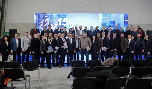 ELVORTI felicită asociația „UkrAgroMash” cu ocazia celei de-a 15-a aniversări.