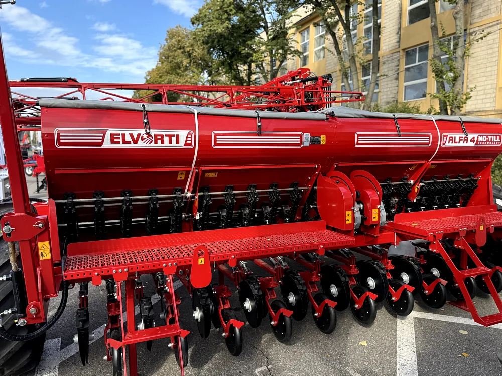 Premiera ALFA 4 No-Till cu design nou de la ELVORTI la MOLDAGROTECH 2026 — 5